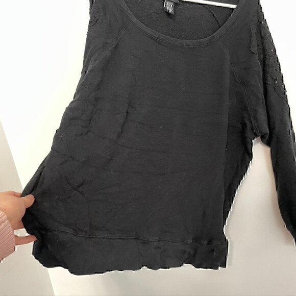 TORRID 2 Plus Size Black Scoop Neck Crochet Lace Shoulder Pullover Sweatshirt 2X - Picture 9 of 12